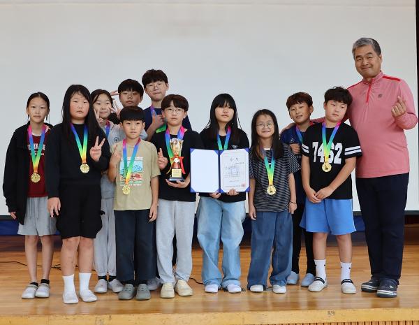 2026. 교육장배 초.중학생 종합육상경기대회 상장 전달